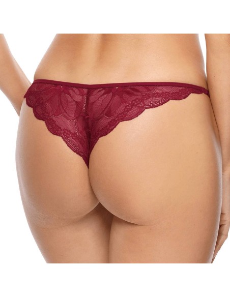 tanga de encaje rojo