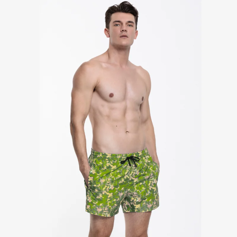 Sumérgete en la jungla con nuestro Bañador Bermuda Jungle Camo Ungaro